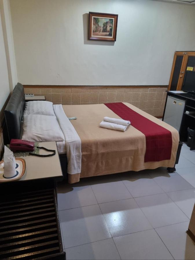 Clark Angeles Tiger Hotel Экстерьер фото